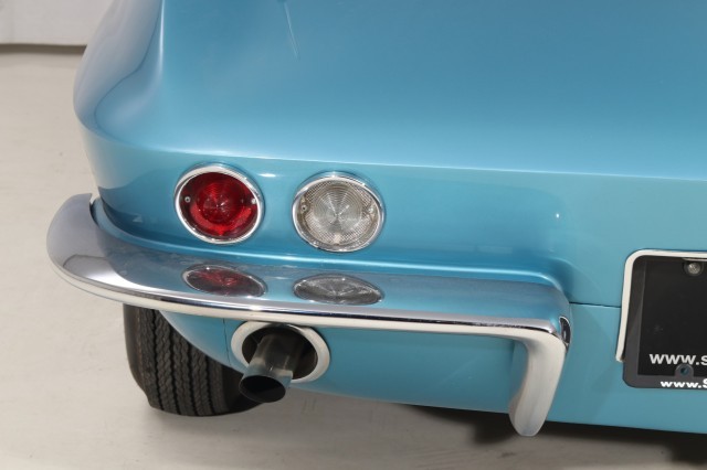 Chevrolet-Corvette-1966-Convertible-19