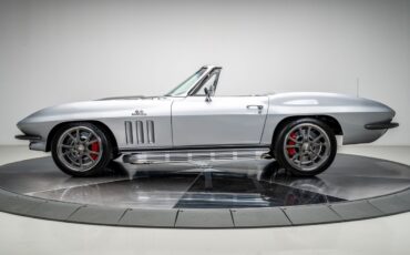 Chevrolet-Corvette-1966-Convertible-20