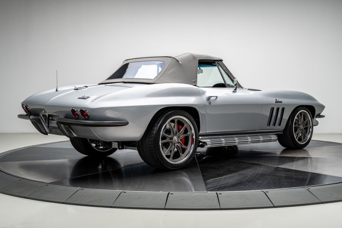 Chevrolet-Corvette-1966-Convertible-22