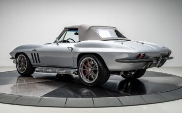 Chevrolet-Corvette-1966-Convertible-26