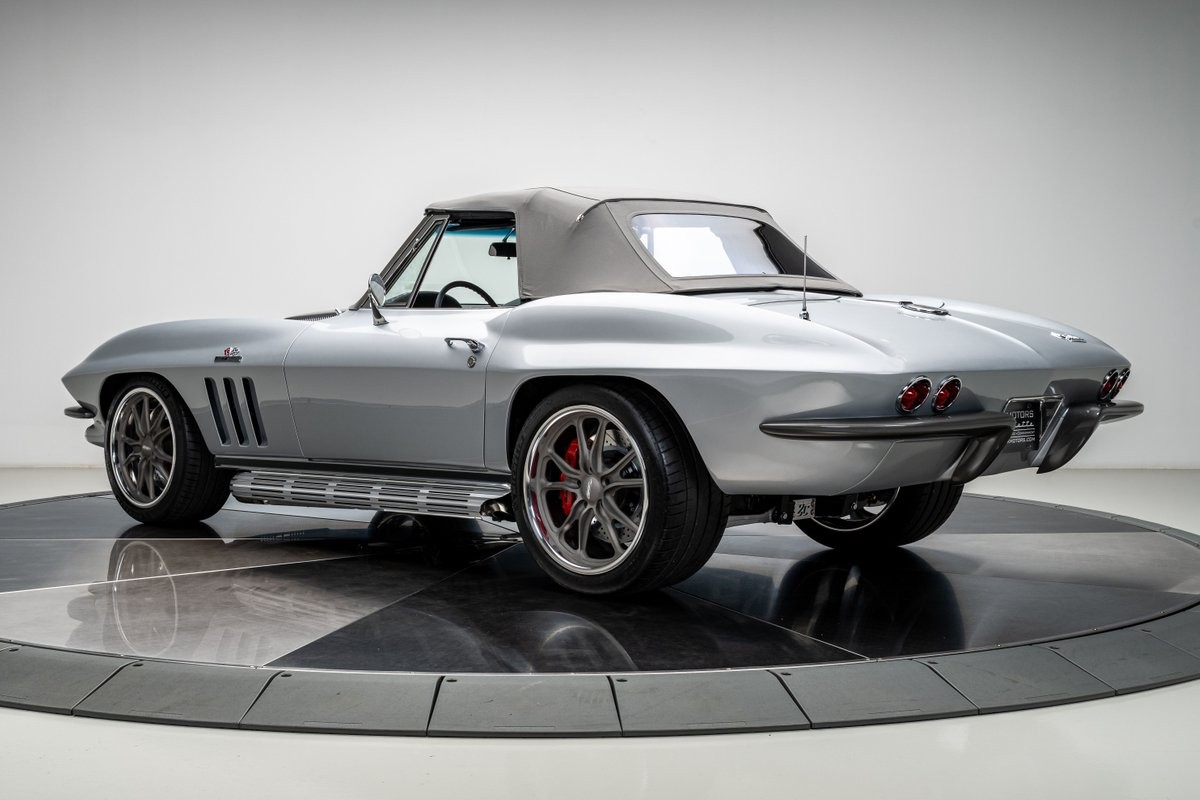 Chevrolet-Corvette-1966-Convertible-26