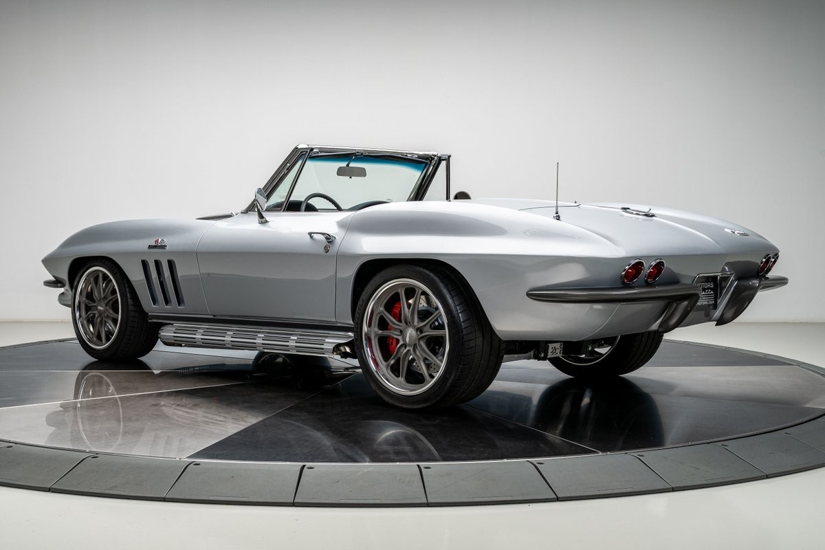 Chevrolet-Corvette-1966-Convertible-27