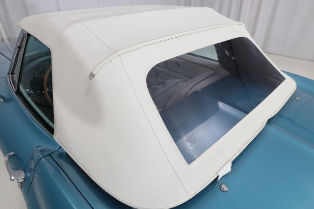 Chevrolet-Corvette-1966-Convertible-27