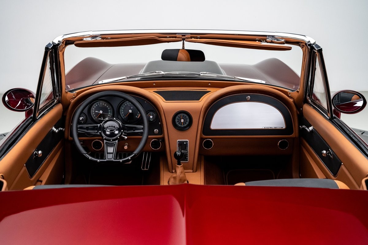 Chevrolet-Corvette-1966-Convertible-3