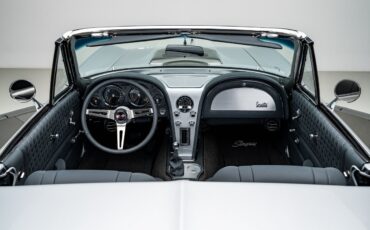 Chevrolet-Corvette-1966-Convertible-3