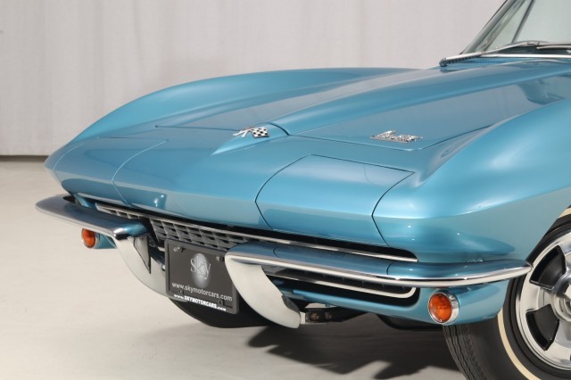 Chevrolet-Corvette-1966-Convertible-3