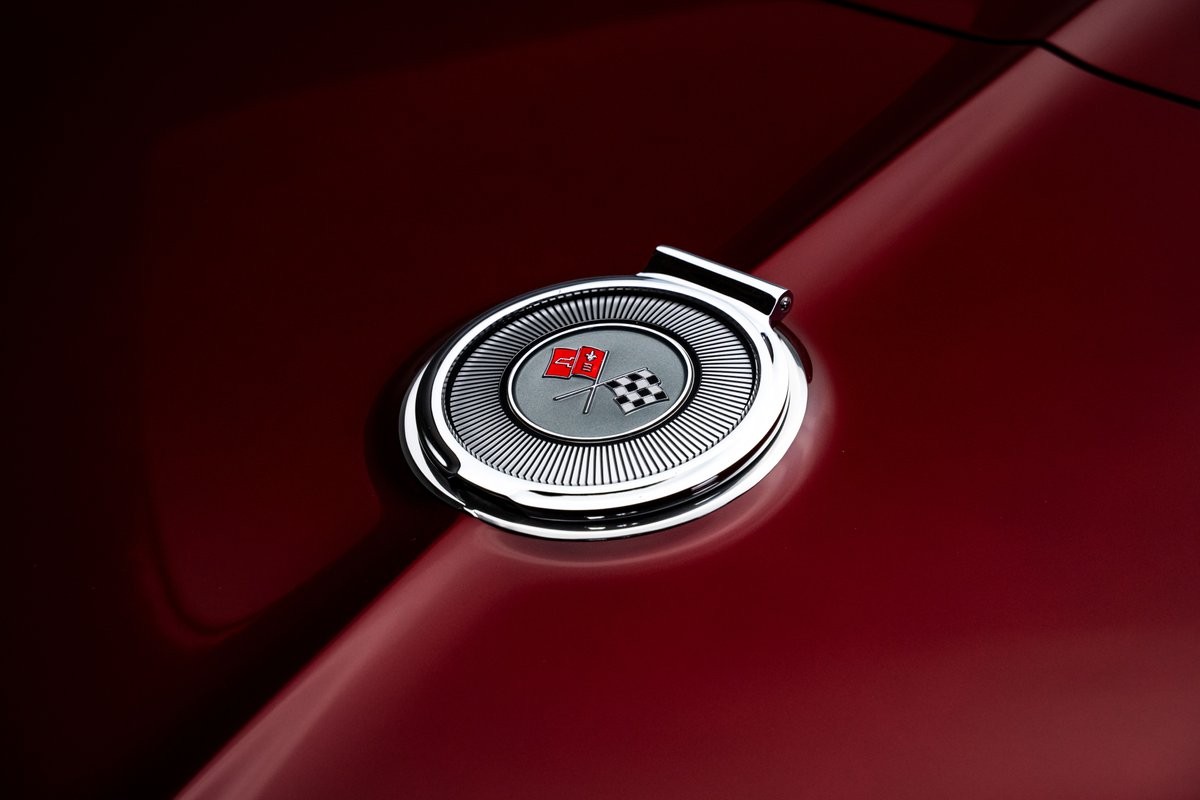 Chevrolet-Corvette-1966-Convertible-30