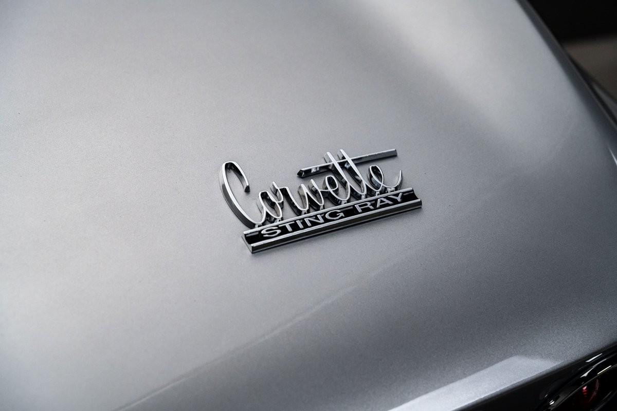 Chevrolet-Corvette-1966-Convertible-31