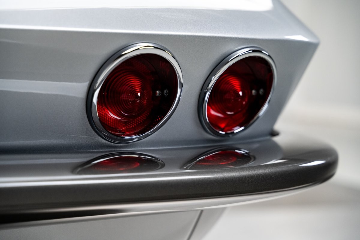 Chevrolet-Corvette-1966-Convertible-32