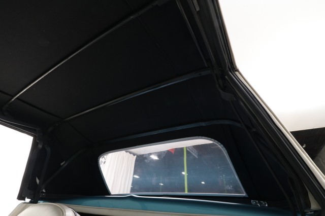 Chevrolet-Corvette-1966-Convertible-33