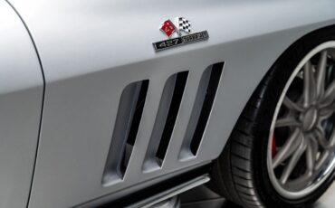 Chevrolet-Corvette-1966-Convertible-36