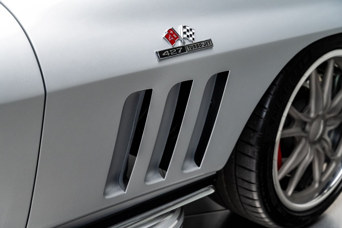 Chevrolet-Corvette-1966-Convertible-36