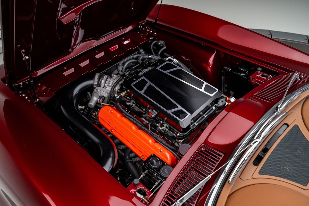 Chevrolet-Corvette-1966-Convertible-37