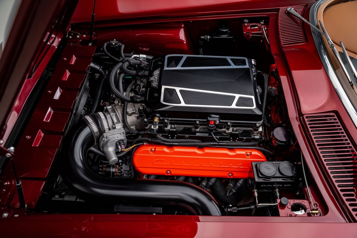 Chevrolet-Corvette-1966-Convertible-38