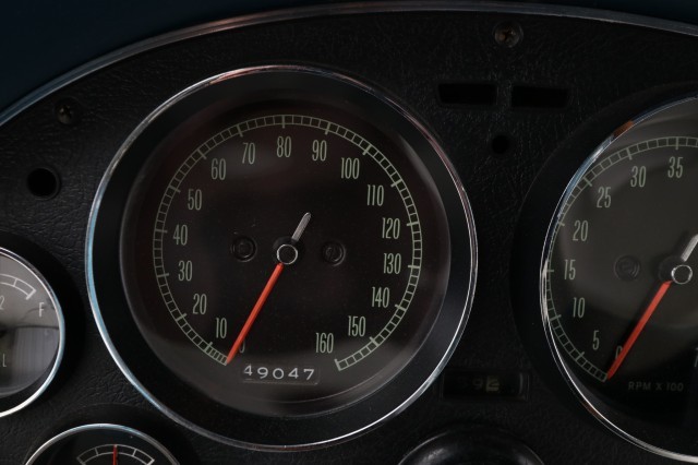 Chevrolet-Corvette-1966-Convertible-38