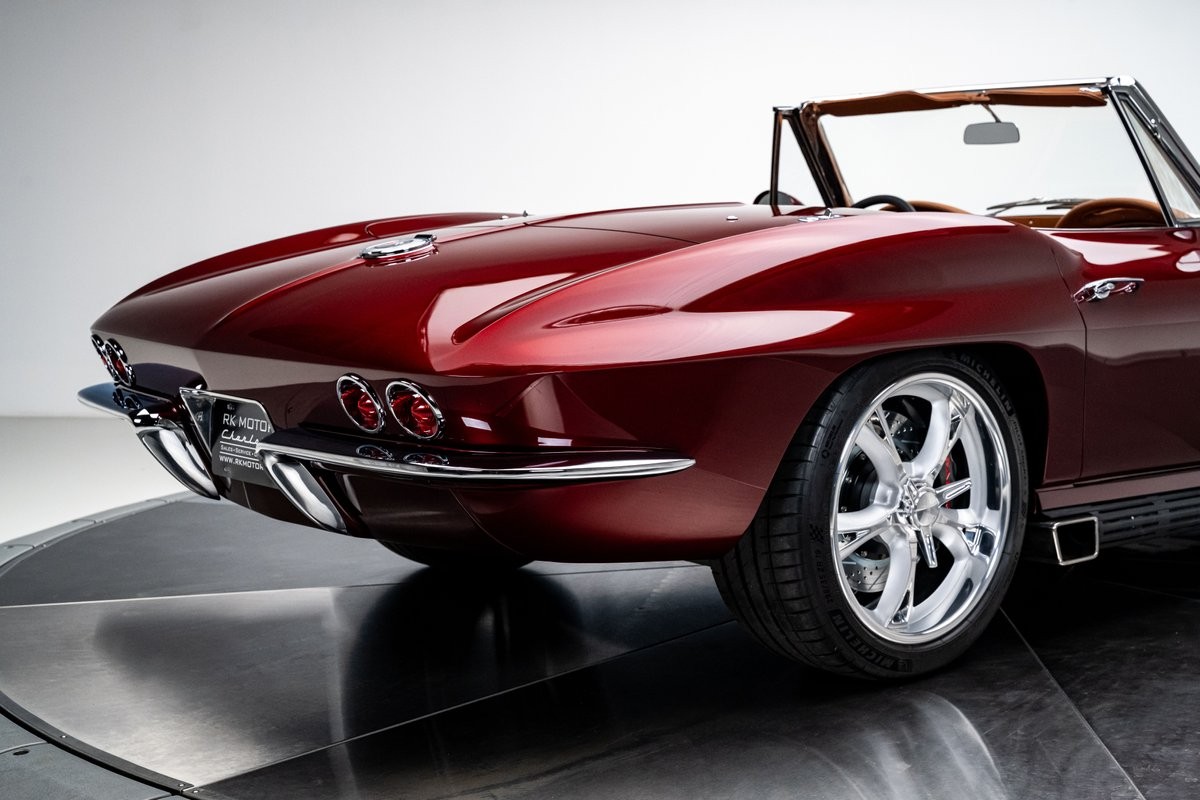 Chevrolet-Corvette-1966-Convertible-4