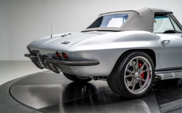Chevrolet-Corvette-1966-Convertible-4
