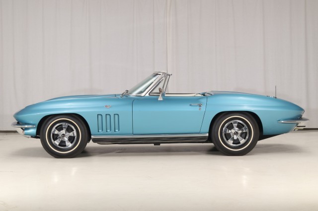 Chevrolet-Corvette-1966-Convertible