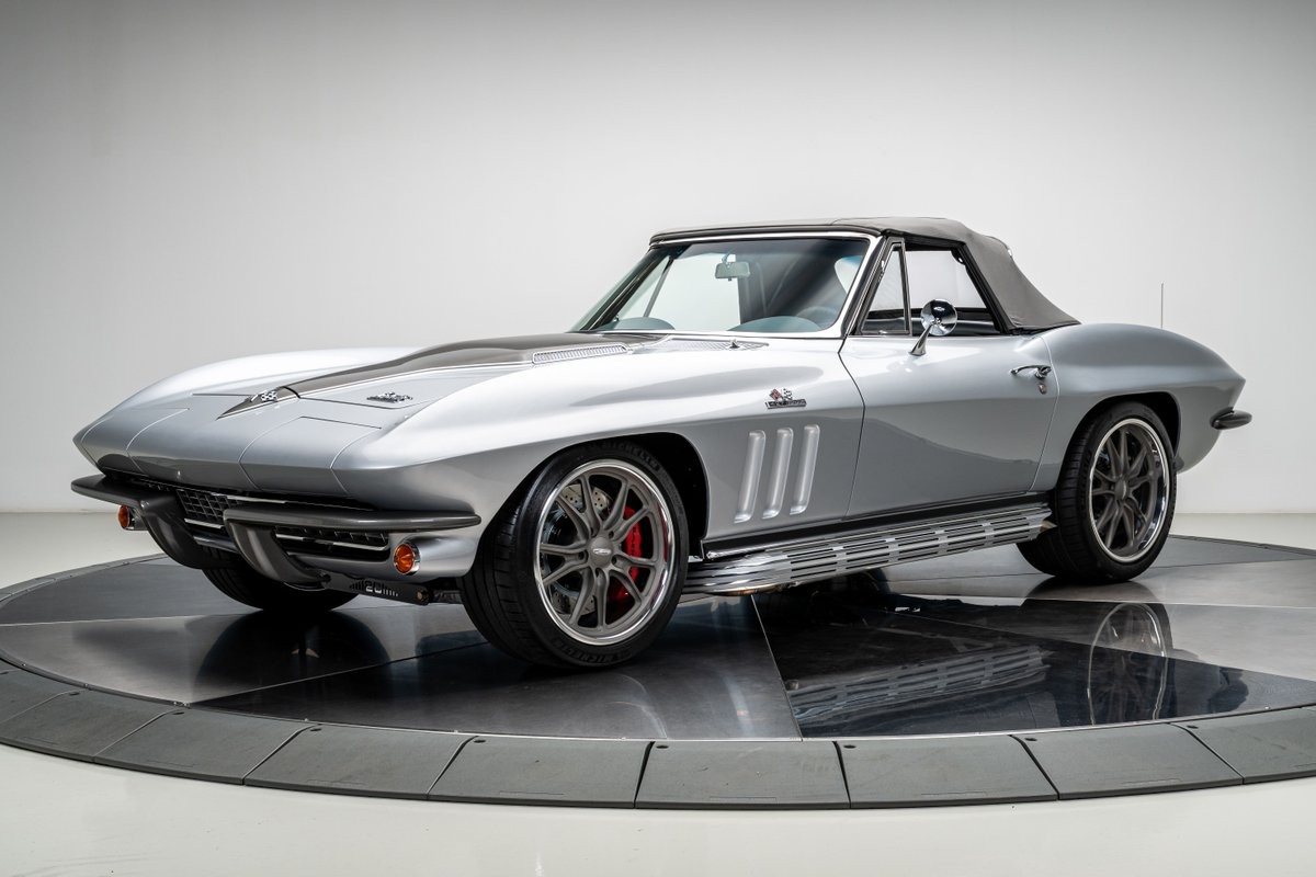 Chevrolet-Corvette-1966-Convertible-5