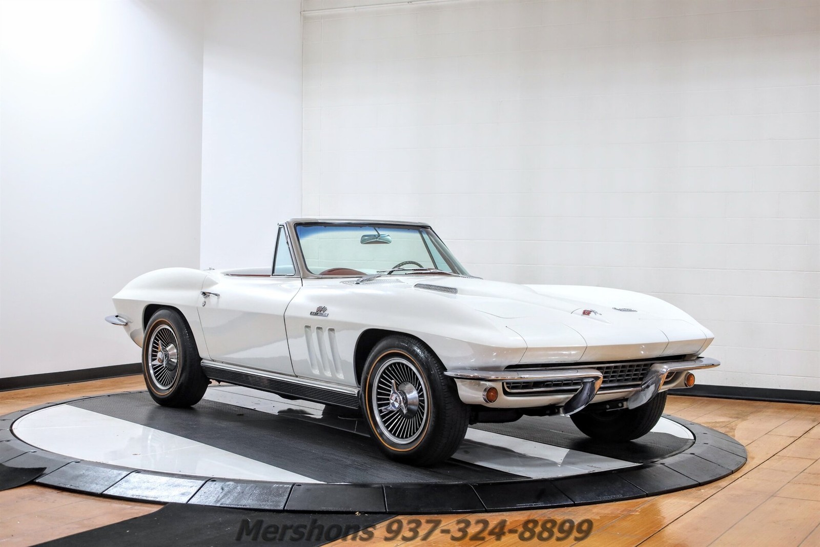 Chevrolet-Corvette-1966-Convertible-6