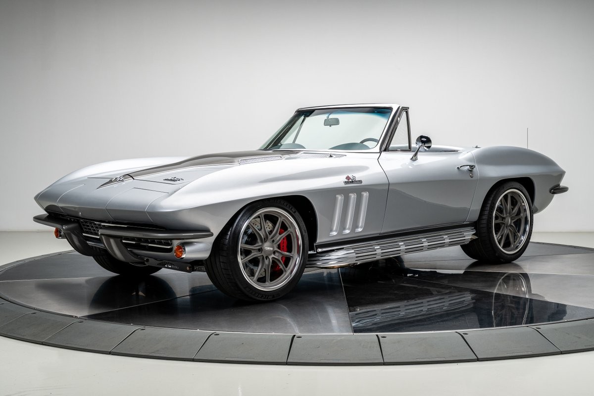 Chevrolet-Corvette-1966-Convertible-6