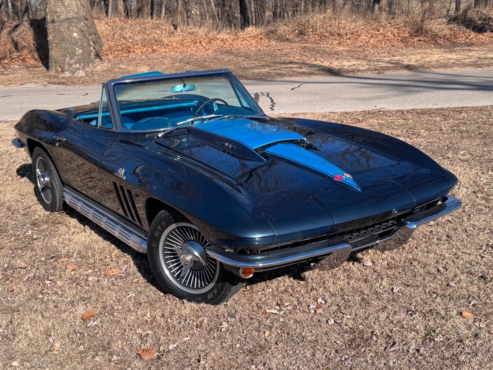 Chevrolet-Corvette-1966-Convertible-6