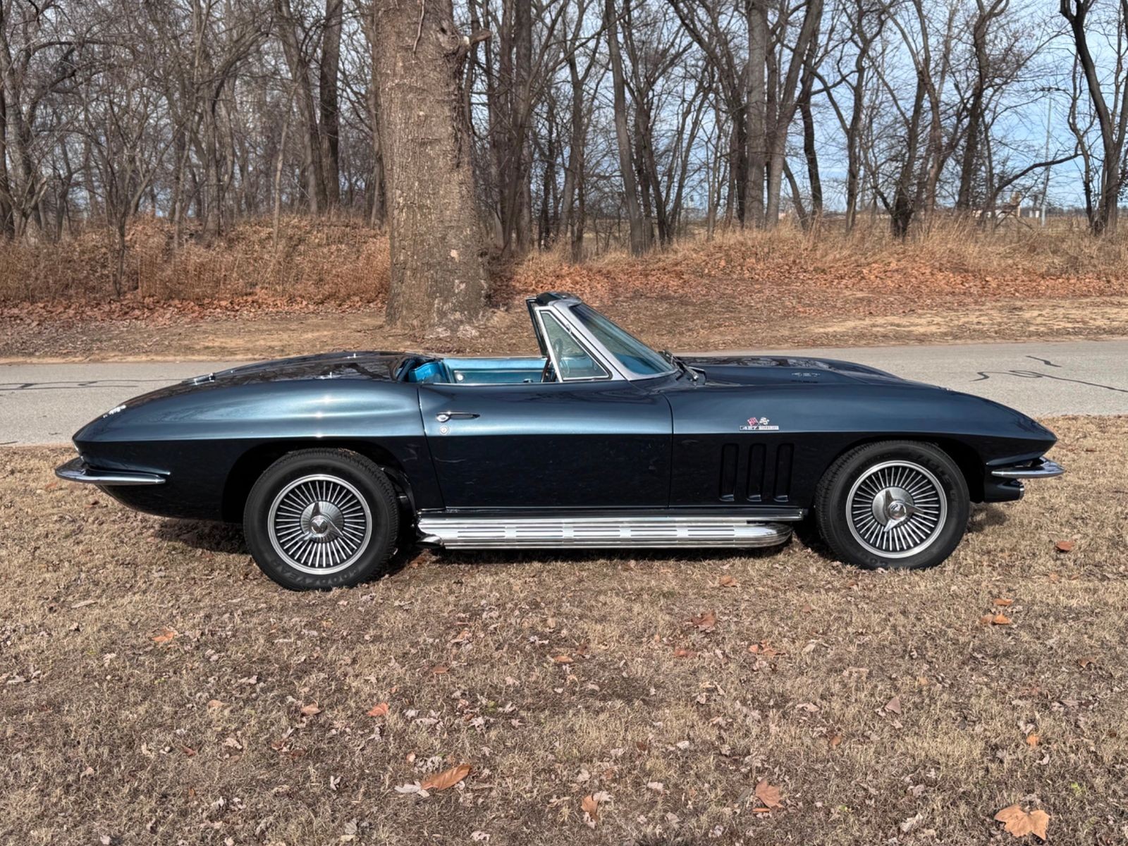 Chevrolet-Corvette-1966-Convertible-7
