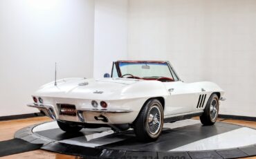 Chevrolet-Corvette-1966-Convertible-8