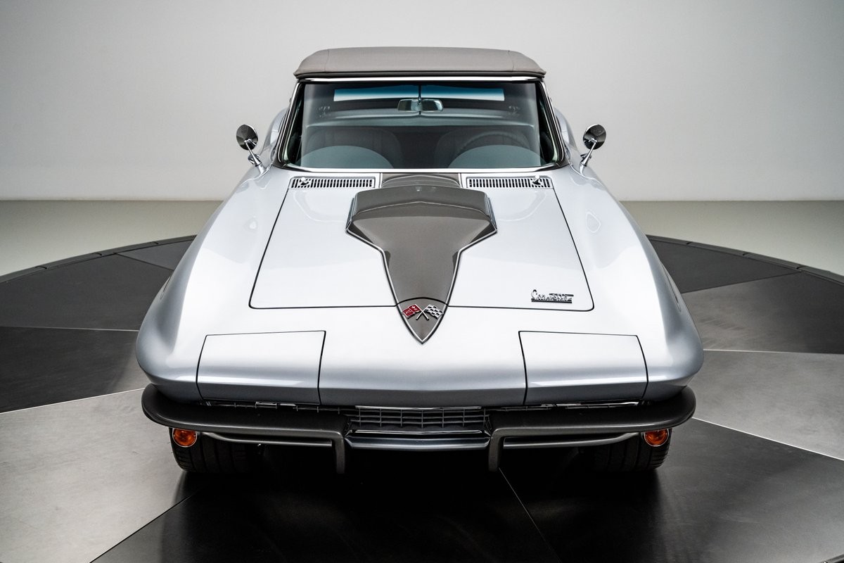 Chevrolet-Corvette-1966-Convertible-8