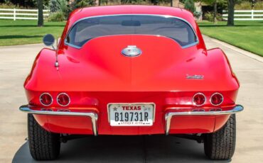 Chevrolet-Corvette-1966-Coupe-10