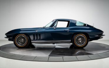 Chevrolet-Corvette-1966-Coupe-17