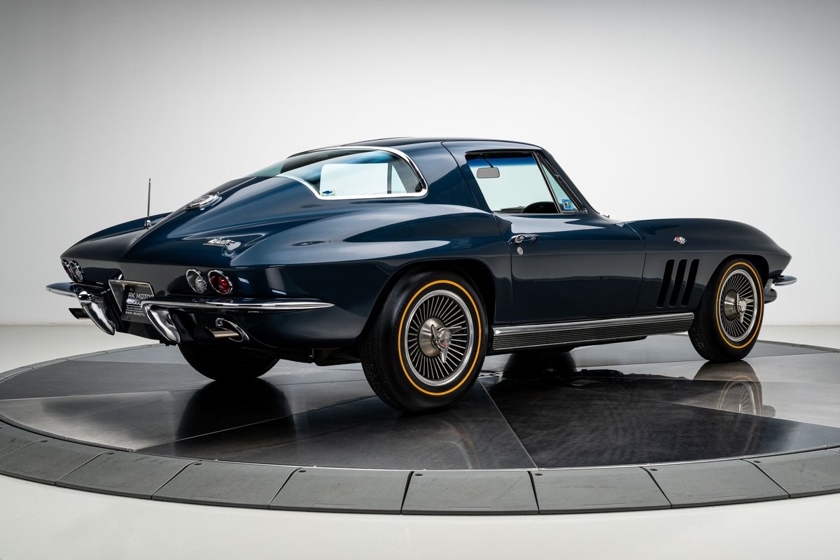 Chevrolet-Corvette-1966-Coupe-18