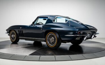 Chevrolet-Corvette-1966-Coupe-21