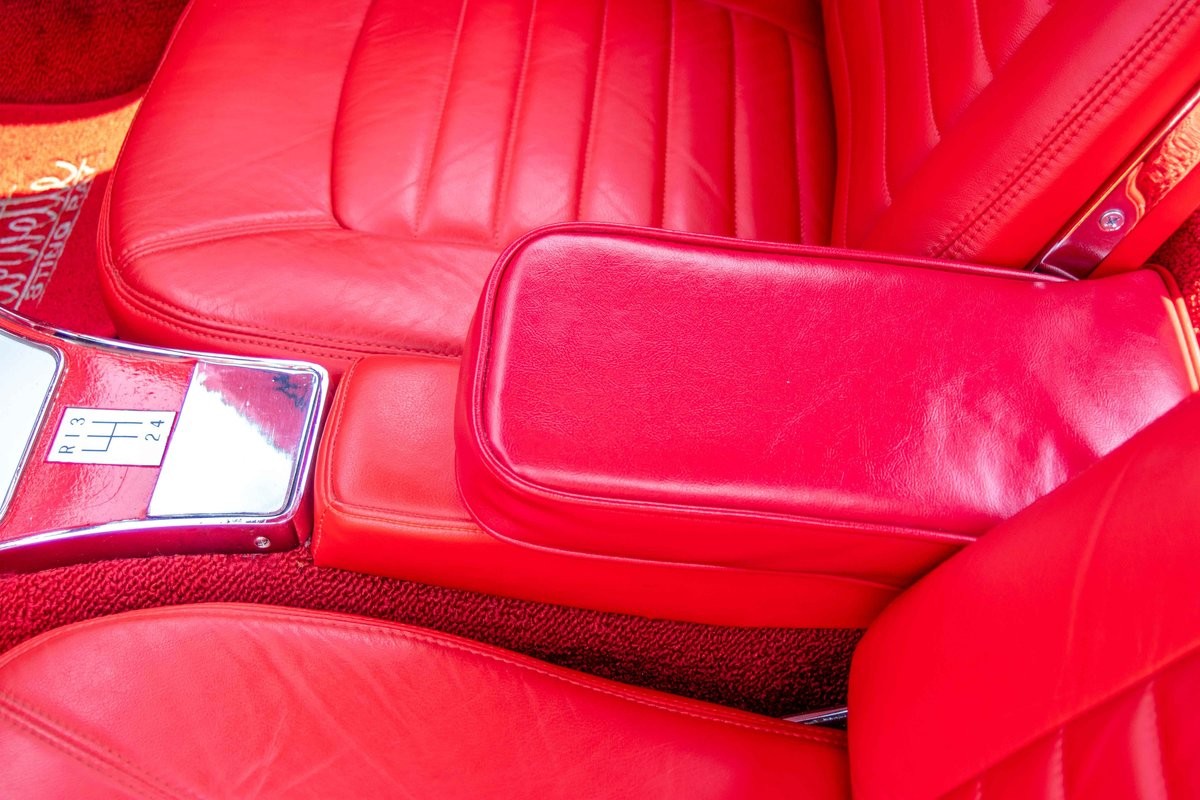 Chevrolet-Corvette-1966-Coupe-21