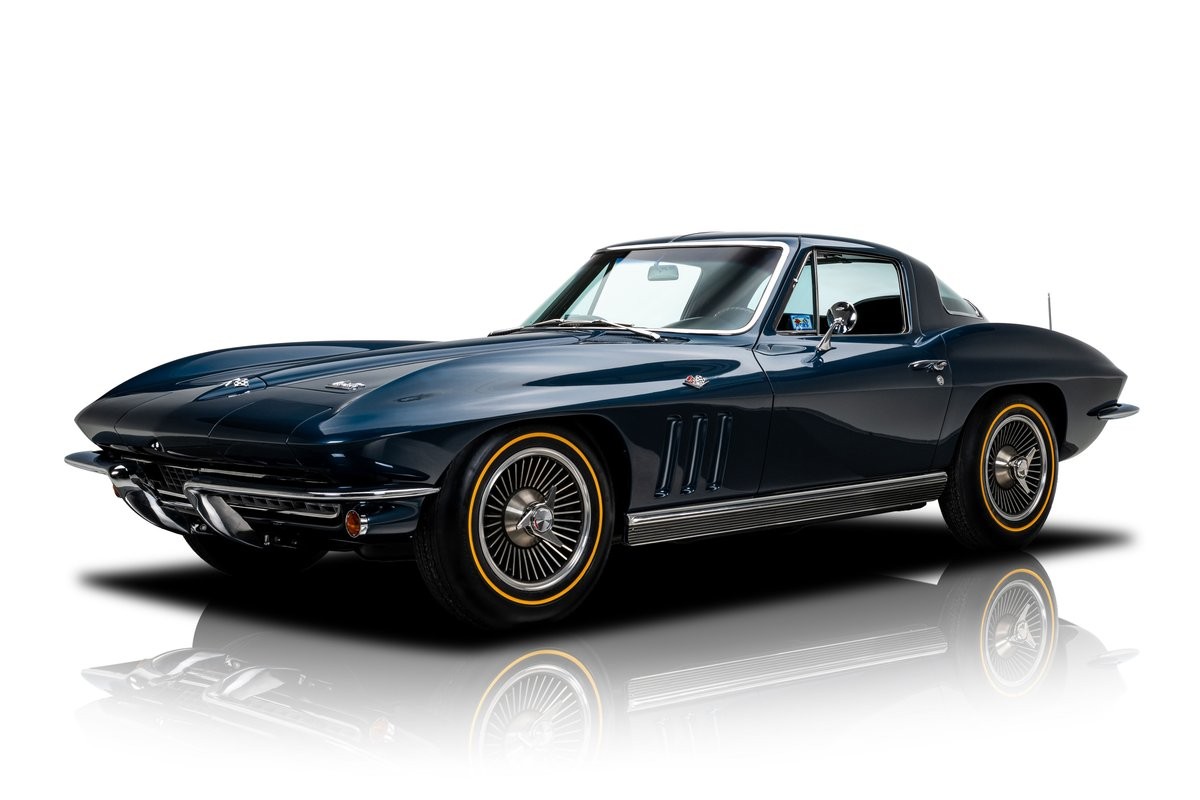 Chevrolet-Corvette-1966-Coupe