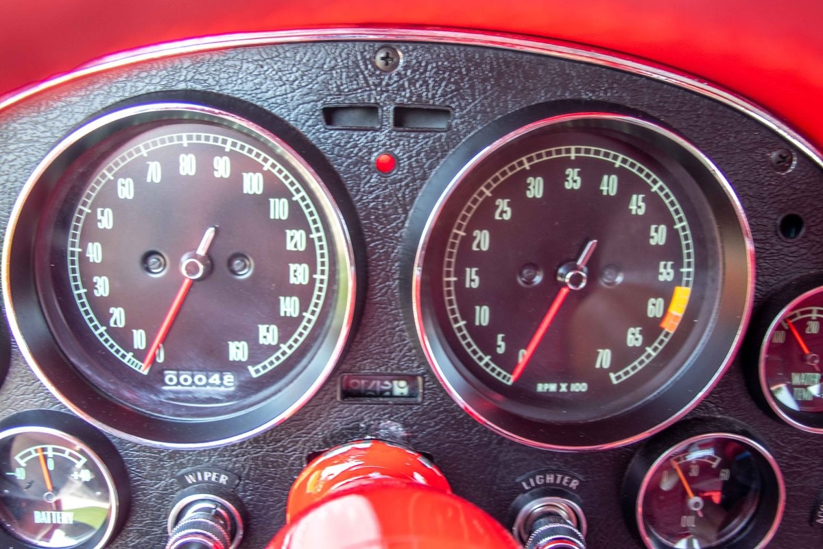 Chevrolet-Corvette-1966-Coupe-26