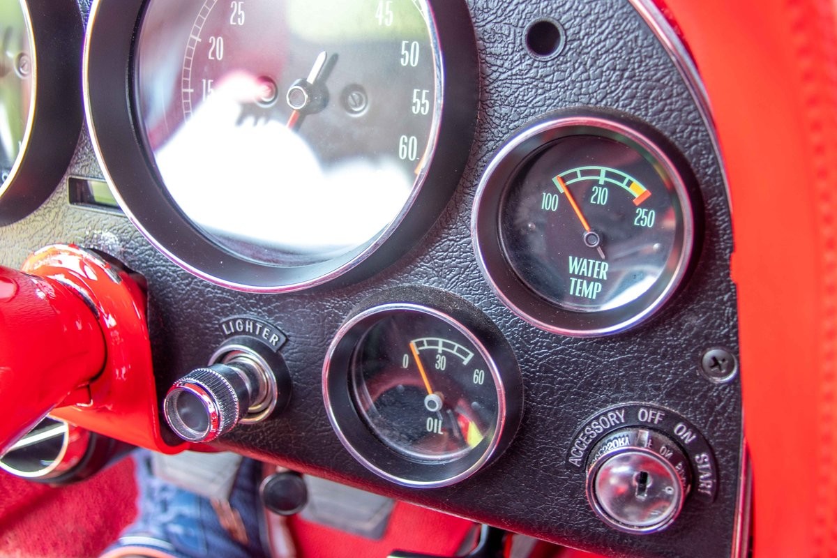 Chevrolet-Corvette-1966-Coupe-27