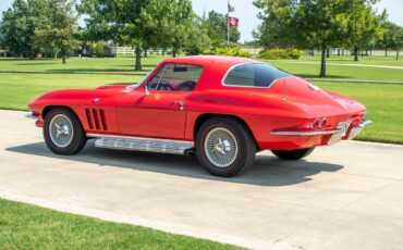 Chevrolet-Corvette-1966-Coupe-3