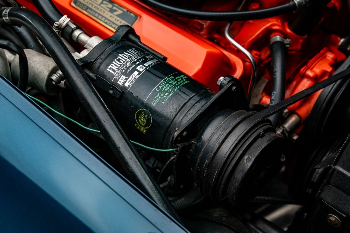 Chevrolet-Corvette-1966-Coupe-36