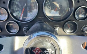 Chevrolet-Corvette-1966-Coupe