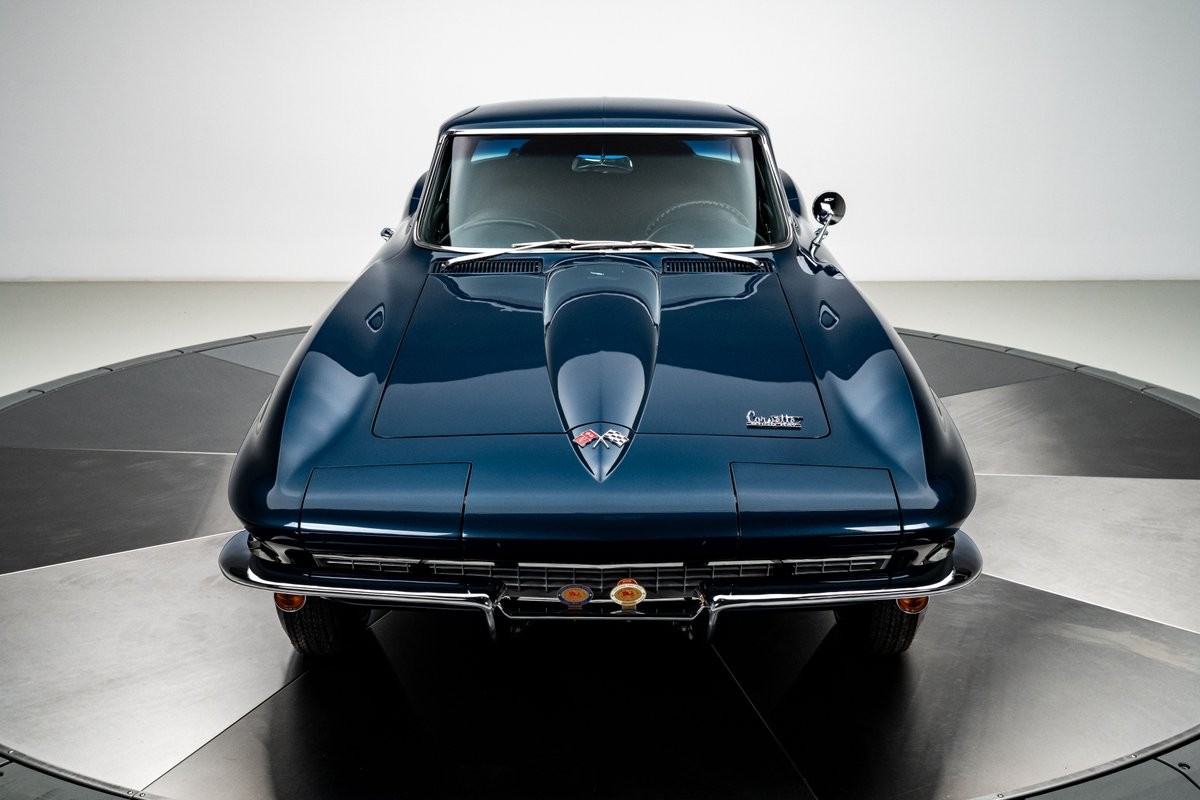 Chevrolet-Corvette-1966-Coupe-7