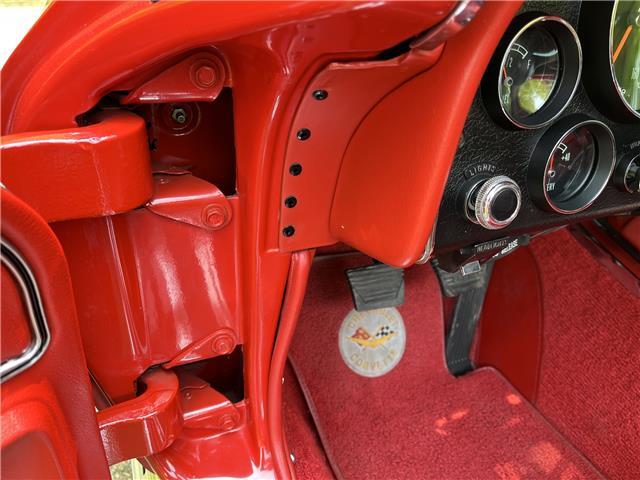 Chevrolet-Corvette-1967-CONVT-16