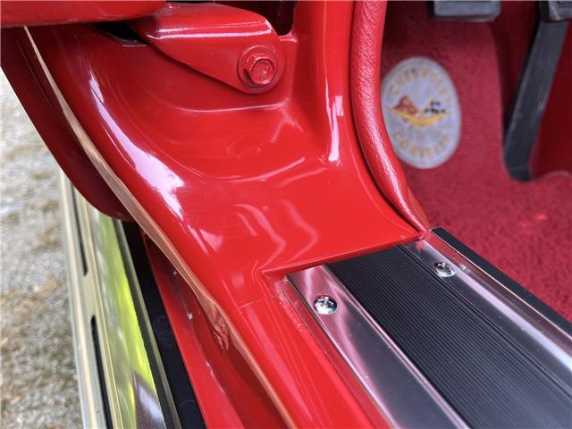 Chevrolet-Corvette-1967-CONVT-21