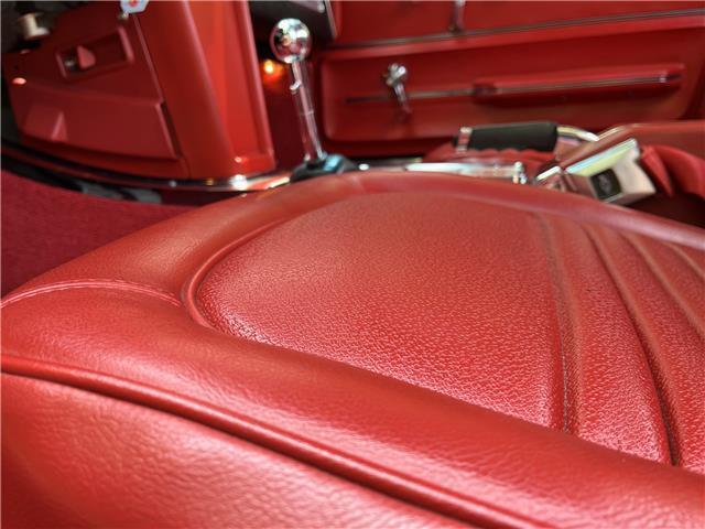 Chevrolet-Corvette-1967-CONVT-24