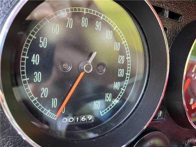 Chevrolet-Corvette-1967-CONVT-25