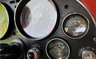 Chevrolet-Corvette-1967-CONVT-26