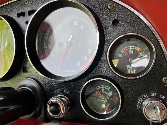 Chevrolet-Corvette-1967-CONVT-26