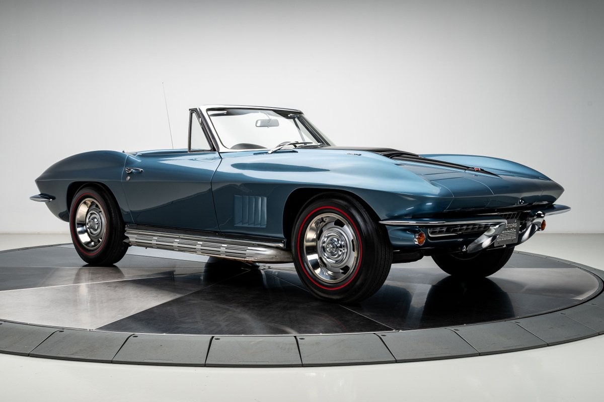 Chevrolet-Corvette-1967-Convertible-10