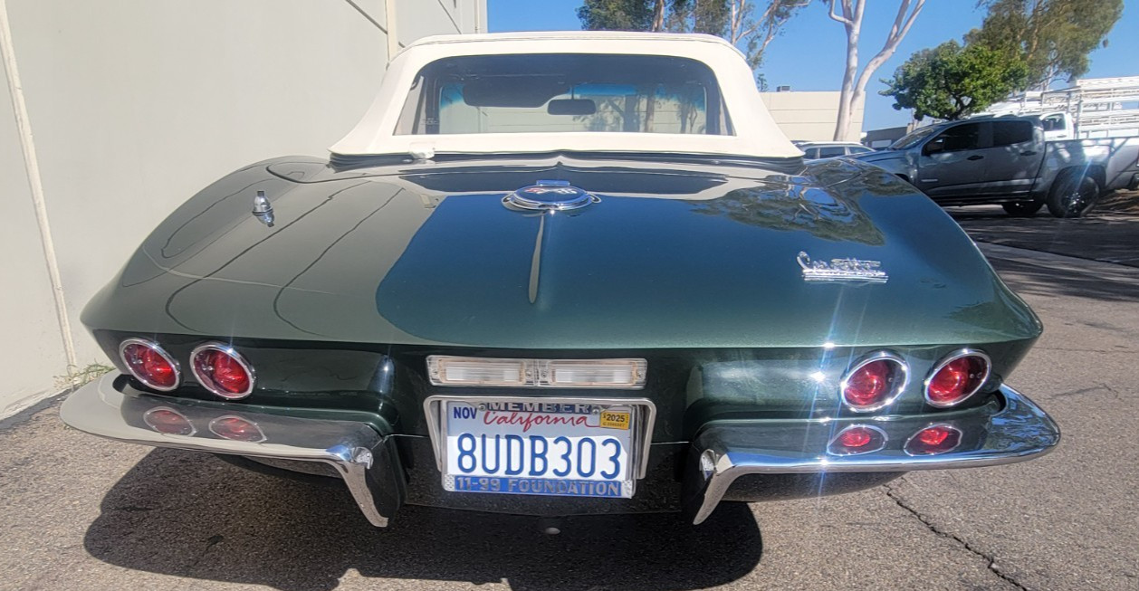 Chevrolet-Corvette-1967-Convertible-10