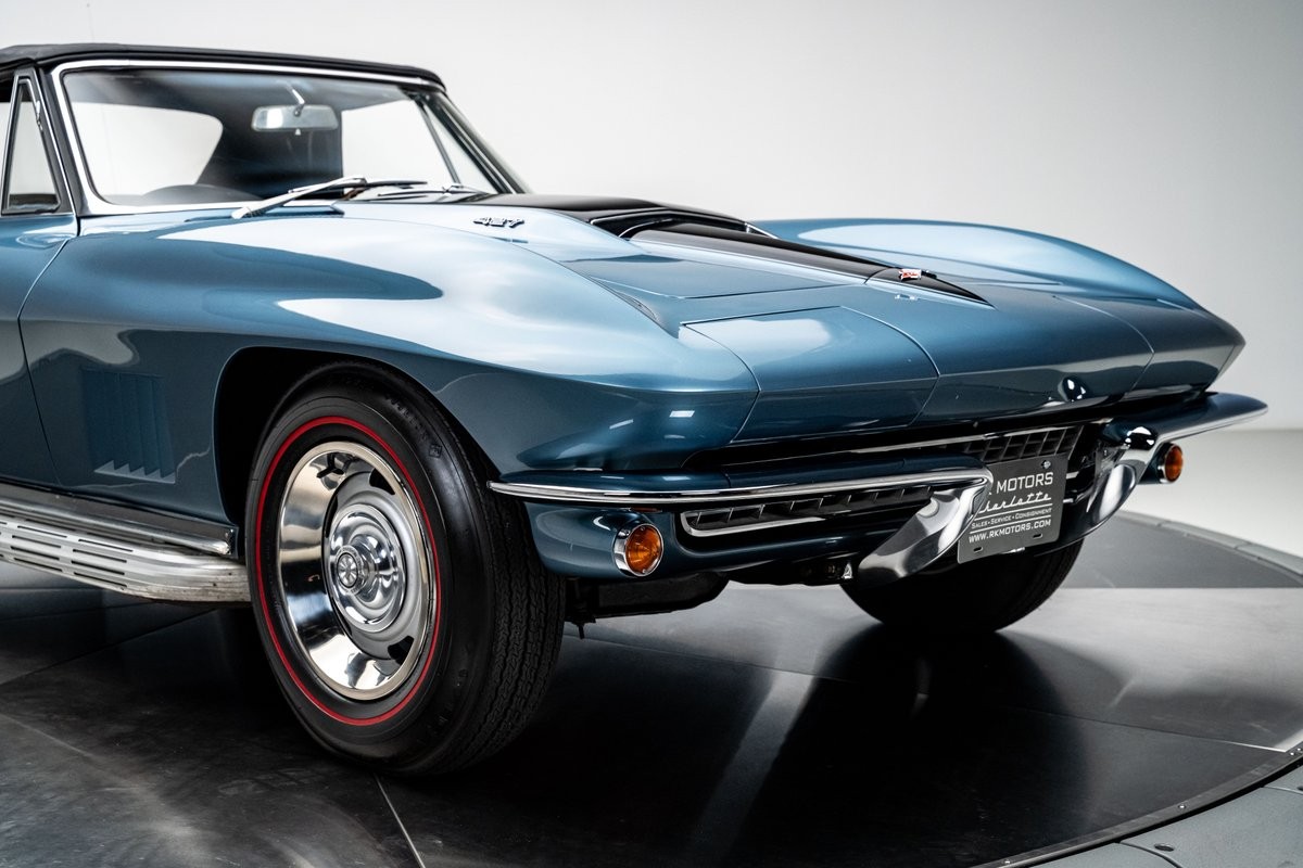 Chevrolet-Corvette-1967-Convertible-11